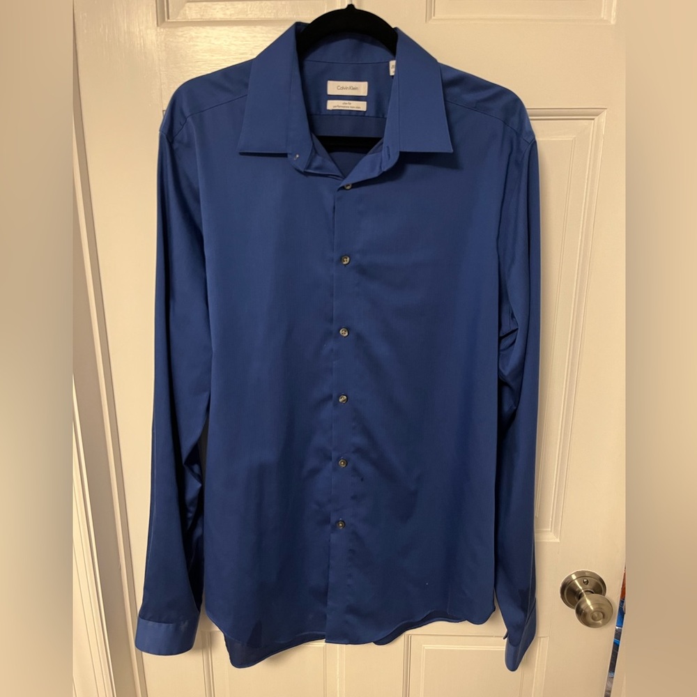 Calvin Klein Men Deep Blue Slim Fit No Iron Dress Shirt